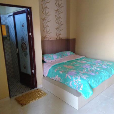 R3 Brawijaya Homestay Banyuwangi  Extérieur photo