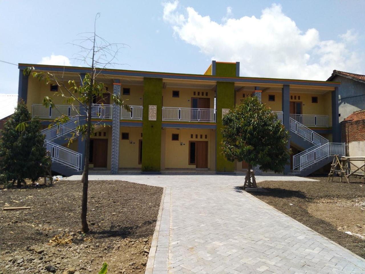 R3 Brawijaya Homestay Banyuwangi  Extérieur photo
