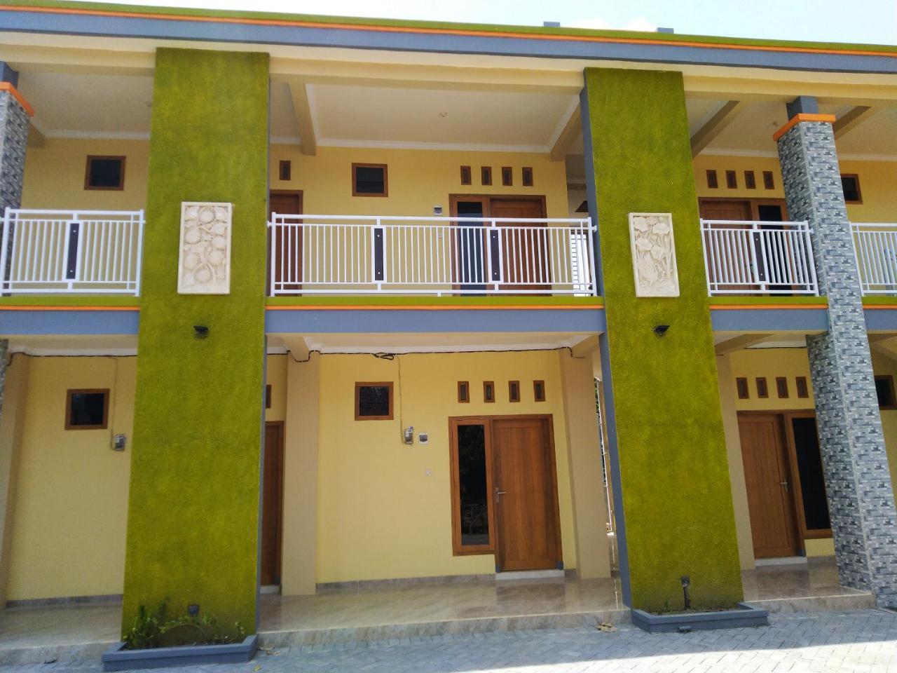 R3 Brawijaya Homestay Banyuwangi  Extérieur photo