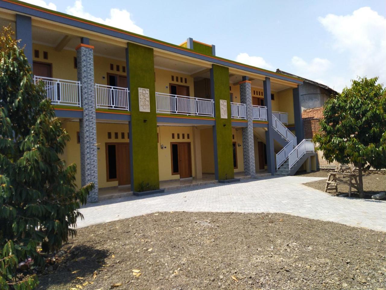 R3 Brawijaya Homestay Banyuwangi  Extérieur photo