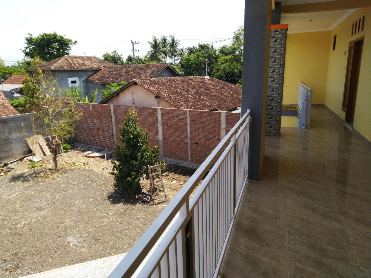 R3 Brawijaya Homestay Banyuwangi  Extérieur photo