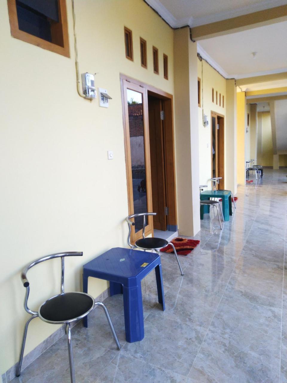 R3 Brawijaya Homestay Banyuwangi  Extérieur photo