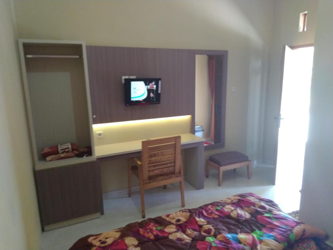 R3 Brawijaya Homestay Banyuwangi  Extérieur photo