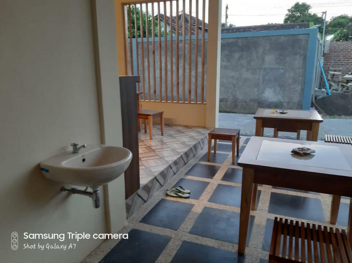 R3 Brawijaya Homestay Banyuwangi  Extérieur photo