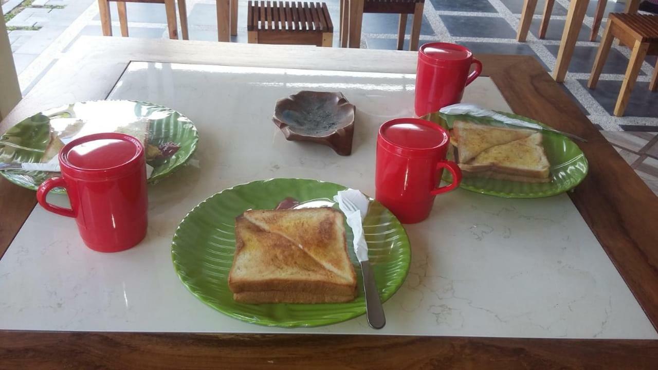 R3 Brawijaya Homestay Banyuwangi  Extérieur photo