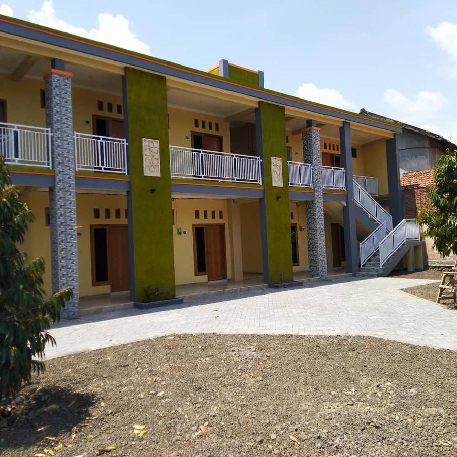 R3 Brawijaya Homestay Banyuwangi  Extérieur photo